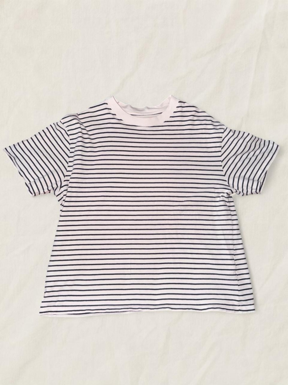 Abercrombie & Fitch White and Black Striped Short Sleeve Tee